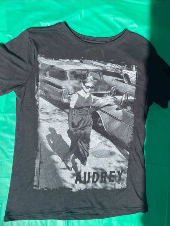 Hollywood Legends Tops - LEGENDS OF HOLLYWOOD AUDREY HEPBURN BLACK T SHIRT NEW WITH TAGS SIZE S
